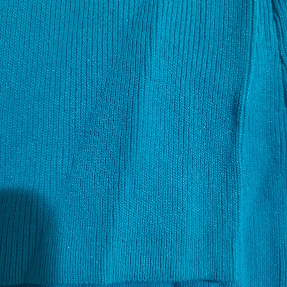 Woman's Tops - Picture 4 of 15